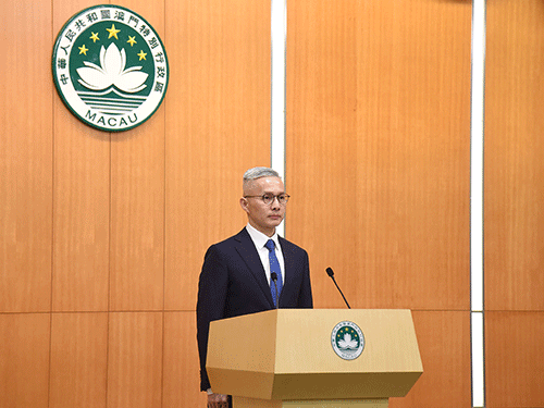 國務院免去 戴建業經財司長職務